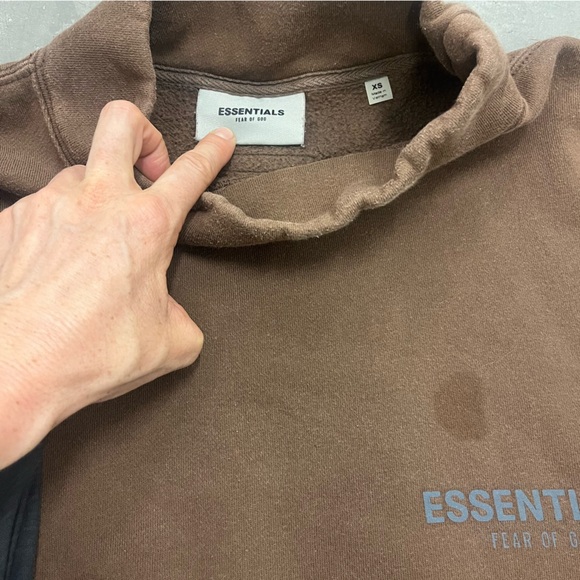Essential sweatshirt and hoodie - Picture 4 of 7